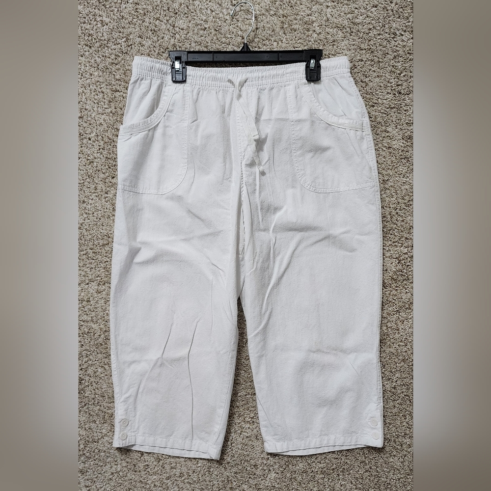 Kim Rogers white drawstring capris - size large